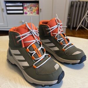 Adidas Kids Sneakers - Olive and Orange